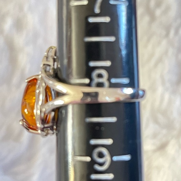 Natural Baltic Honey Amber pear shaped silver ring, size 8 - Picture 3 of 9